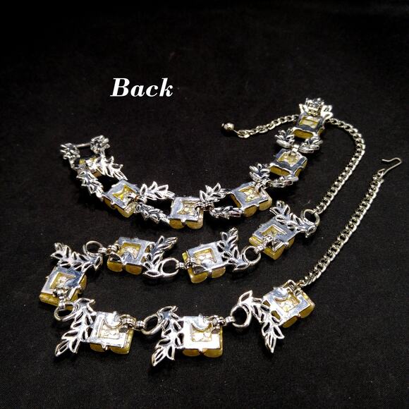Vintage Lucite Confetti Necklace Bracelet Set, Silver Tone Leaves, 1960s Jewelry - Picture 9 of 10